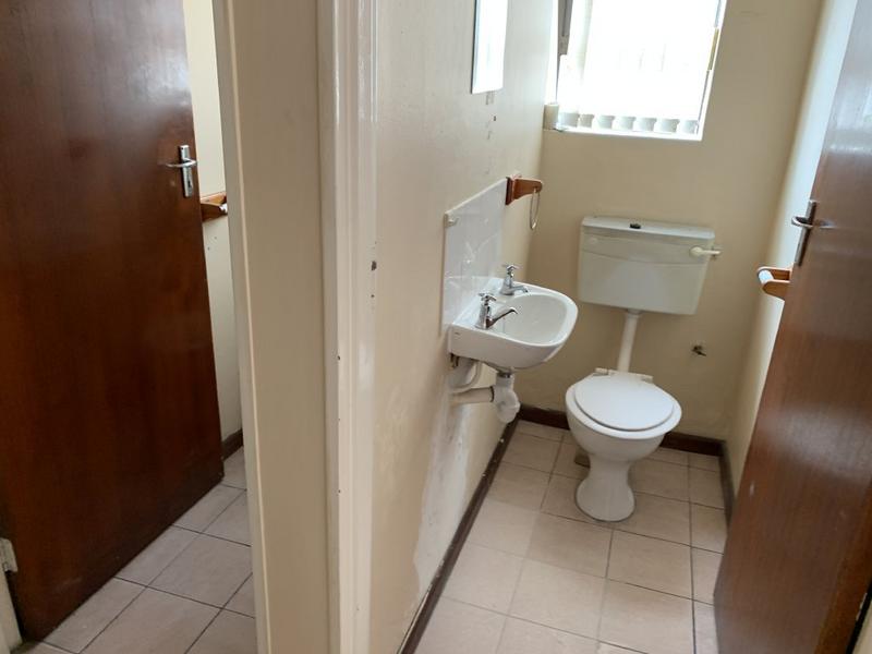 To Let Commercial Property for Rent in Montague Gardens Western Cape